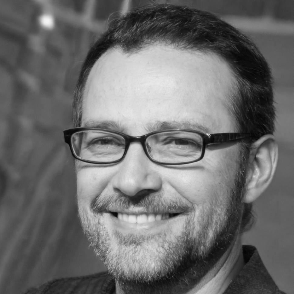 Finanztrainer Hermann Glück bei einer Beratungssession